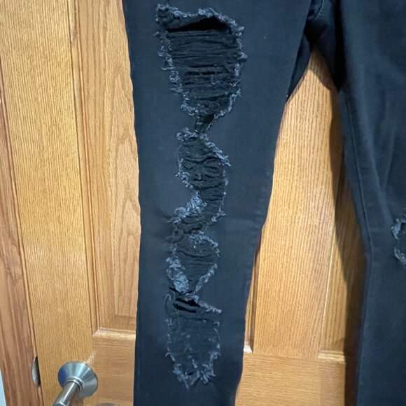 SO Women's Juniors 13 Waist 31 Black Distressed Stretch Skinny Pant Jeans EUC - Picture 7 of 7